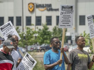 Strikingworkersatshakopee