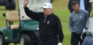 Donald Trump Golfing2