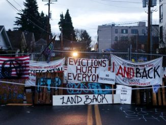 RedHouseevictionblockade