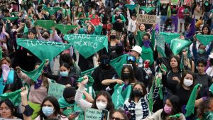 Abortion rights advance in Mexico, while Texas wants to trap ‘runaways’