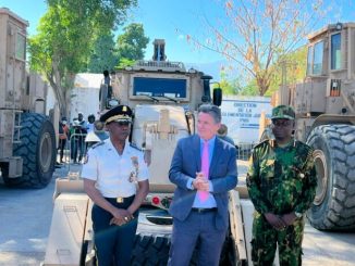 2025 02 10 pnh chief rameau normil us ambassador dennis haskins mss chief godfrey otunge at inl gift of guns ammo and vehicles to pnh photo le nouvelliste 696x463