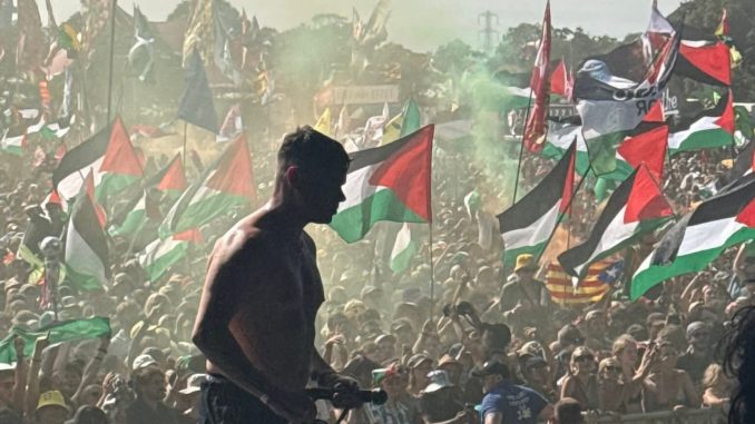 Glastonbury kneecap derry ipsc e1751287572536